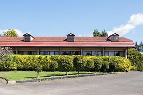 Village Family Motor Inn