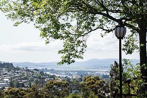 Village Family Motor Inn