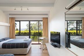 Village Family Motor Inn