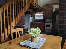 Smith Rock Chalets & Retreat