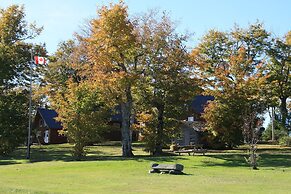 Smith Rock Chalets & Retreat