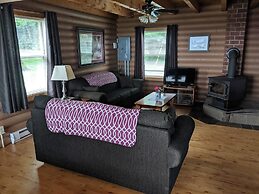 Smith Rock Chalets & Retreat