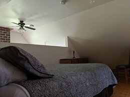 Smith Rock Chalets & Retreat