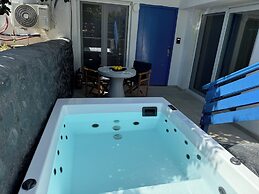 The Noverian Bios Santorini Boutique Hotel