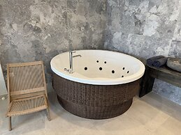 The Noverian Bios Santorini Boutique Hotel