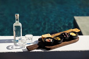 The Noverian Bios Santorini Boutique Hotel