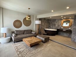 The Noverian Bios Santorini Boutique Hotel