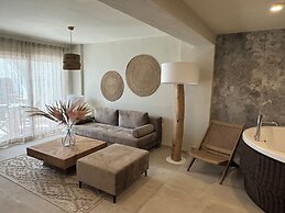 The Noverian Bios Santorini Boutique Hotel