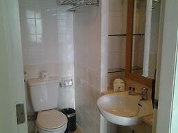 Batavia Hotel and Serviced Apartments