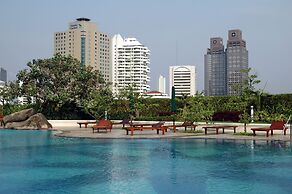 Batavia Hotel and Serviced Apartments