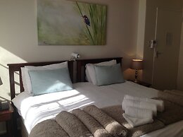 Crane's Nest Guest House at 212