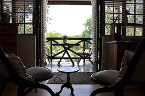 Crane's Nest Guest House at 212