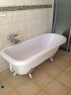 Crane's Nest Guest House at 212