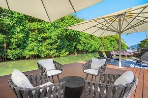 Paradise Bay Resort