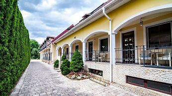 Bajor Panzio Aparthotel Restaurant - Adults Only