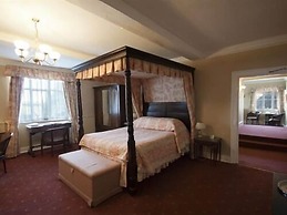 Corse Lawn House Hotel