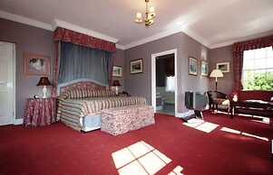 Corse Lawn House Hotel