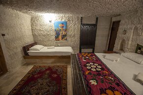 Seven Rock Cave Hotel