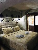 Seven Rock Cave Hotel