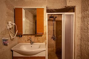 Seven Rock Cave Hotel