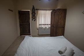 Seven Rock Cave Hotel