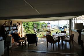 Cundavilla Hotel & Suites