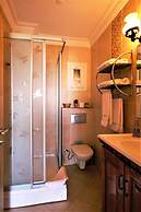 Cundavilla Hotel & Suites