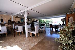 Cundavilla Hotel & Suites