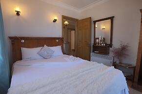 Cundavilla Hotel & Suites