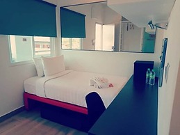 Tune Hotel KLIA Aeropolis