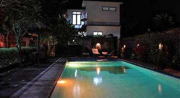 Warsa Garden Bungalows