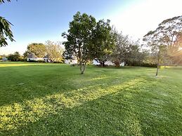 Bella Manga Country Escape