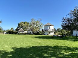 Bella Manga Country Escape