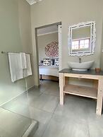 Bella Manga Country Escape