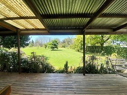 Bella Manga Country Escape