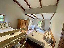 Bella Manga Country Escape