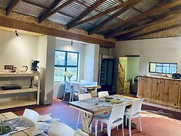 Bella Manga Country Escape