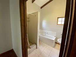 Bella Manga Country Escape