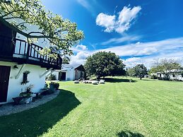 Bella Manga Country Escape