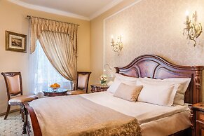 Frederic Koklen Boutique Hotel