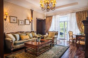 Frederic Koklen Boutique Hotel