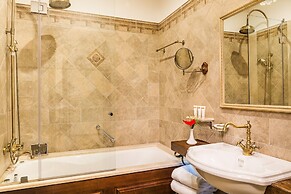 Frederic Koklen Boutique Hotel