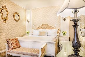 Frederic Koklen Boutique Hotel