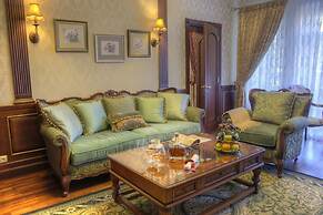 Frederic Koklen Boutique Hotel