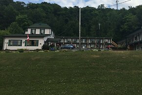 Knights Inn Huntsville, ON