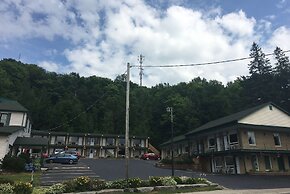 Knights Inn Huntsville, ON