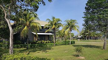 Duyong Marina & Resort