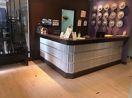 Sawasdee Hotel @ Sukhumvit Soi 8