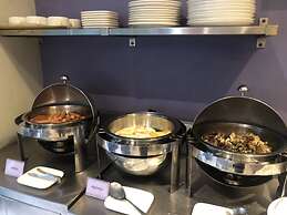 Sawasdee Hotel @ Sukhumvit Soi 8