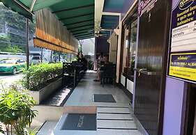 Sawasdee Hotel @ Sukhumvit Soi 8